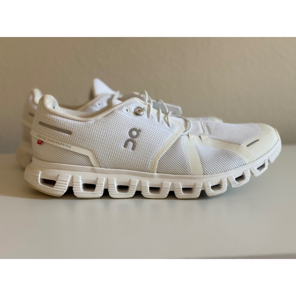 On Cloud 5 Mens Running Shoes White White US 8.5 Low Top Sneakers 59.98918